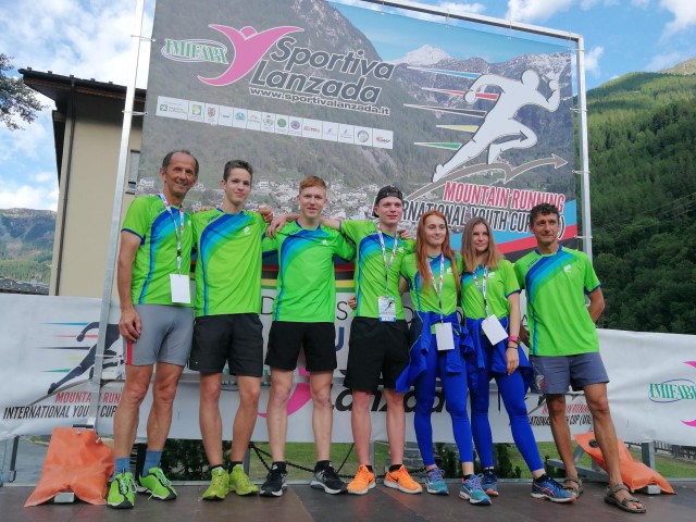 Mladinci v Italiji Small