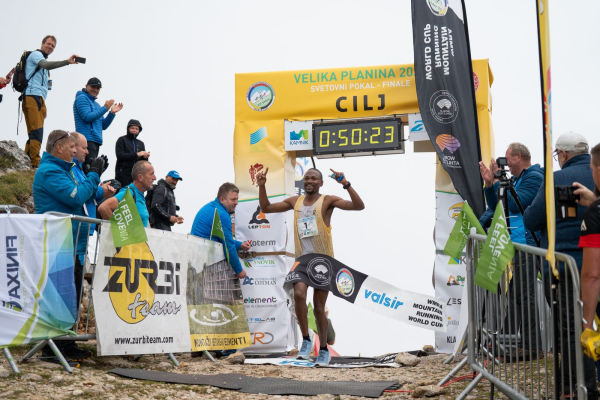 Na teku na Veliko planino zmagala Kenijec Richard Omaya Atuya in Finka Susanna Saapunki